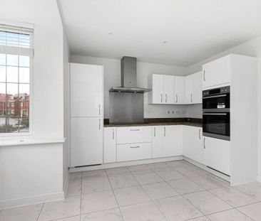 St. Georges Park, Binfield, Bracknell, RG42 - Photo 4
