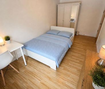 4 bedroom flat to rent - Photo 6