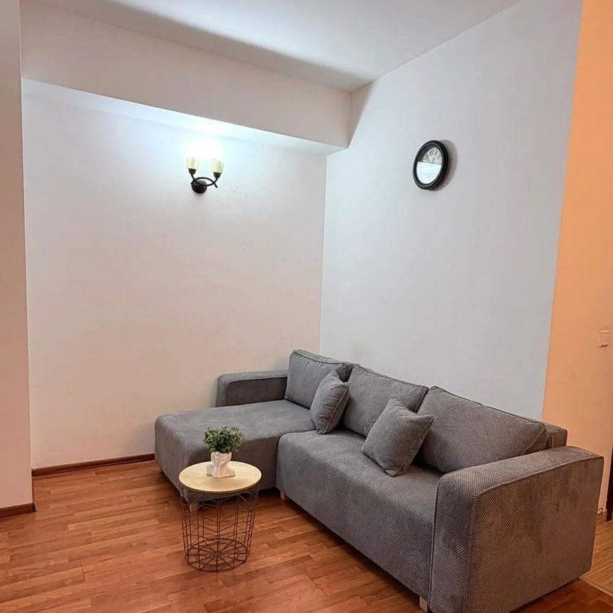Apartament 2 camere, decomandat, zona Nicolina - Fotografie 1