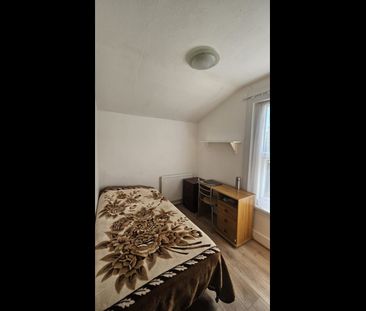 Room in a Shared House, London, E15 - Photo 3