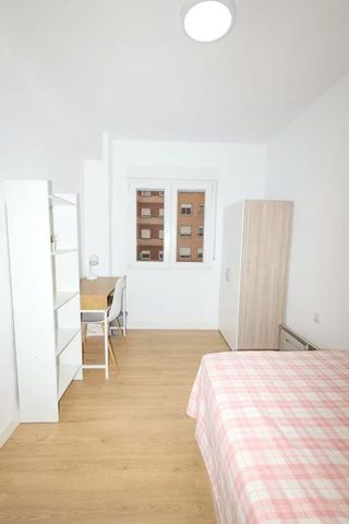 Carrer de lExplorador Andrés, Valencia, Valencian Community 46022 - Photo 5