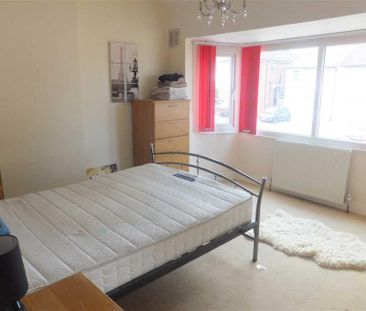 2 bedroom semi-detached house to rent - Photo 5