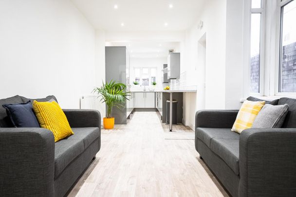 8 bedroom terraced house to rent - Photo 1