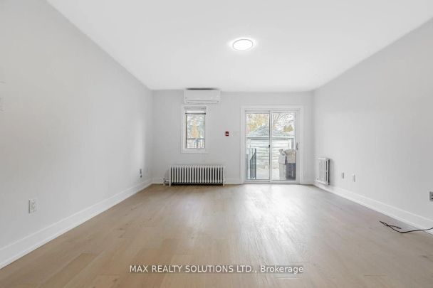 38 St Germain Avenue #Main floor - Photo 1