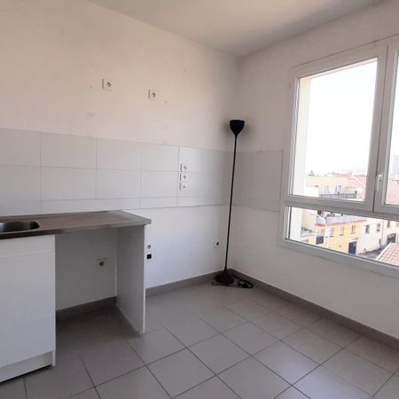 location Appartement T2 DE 35.8m² À AUBERVILLIERS - Photo 4