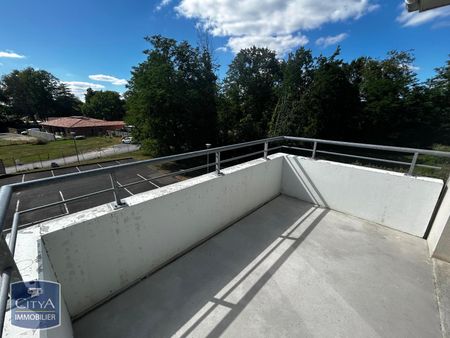 Location Appartement 2 pièces 47m² ST PIERRE DU MONT 40280 - Photo 4
