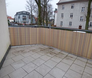 Großzügig geschnittene Wohnung in grüner Lage, mit großem Balkon **... - Photo 1