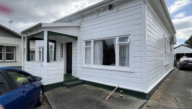 Student Rental - Five Bedrooms - Ferguson Street - Photo 1