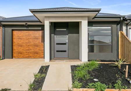 14 Delhi Grv, Rockbank, VIC, 3335 - Photo 5