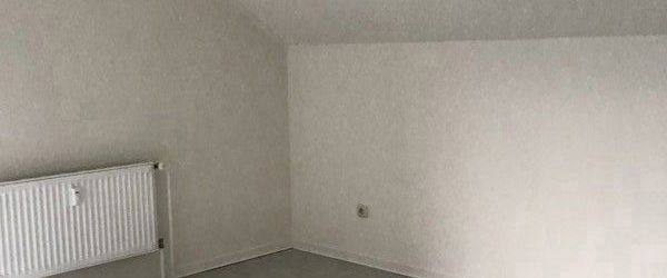 Gemütliche Dachwohnung in schöner Lage (WBS § 88 d notwendig) - Foto 1