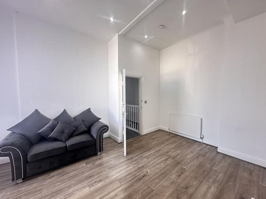 3 bedroom flat to rent - Photo 1