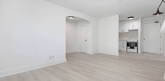 15 HUBBARD BLVD. #15 - RENOVATED STUDIO/1BATH, LAUNDRY, STEPS TO BEACH - Photo 2