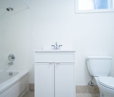 For Lease - 118 Fairholme Avenue Unit# Basement 1, Toronto, Ontario - Photo 2