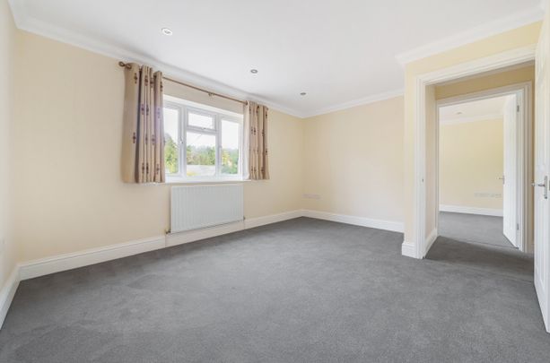4 bedroom detached house to rent - Photo 1