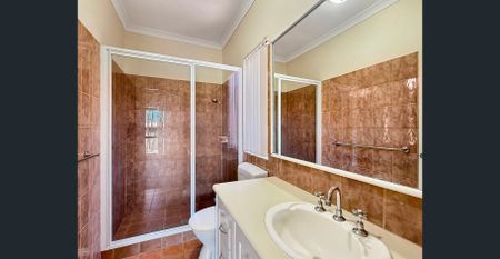 Large Spacious Family Home - Photo 5