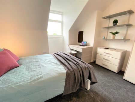 4 bedroom terraced house to rent - Photo 4