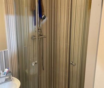 5 bedroom flat share to rent - Photo 6