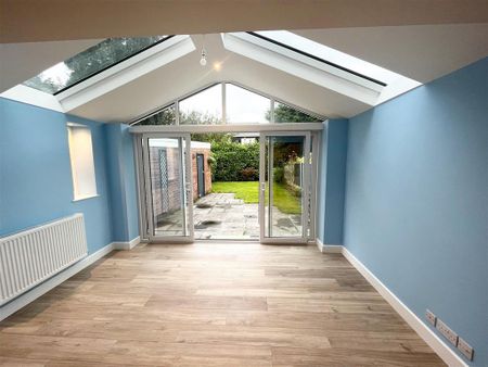 3 bedroom semi-detached house to rent - Photo 2