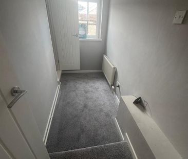 2 bedroom terraced house to rent - Photo 6