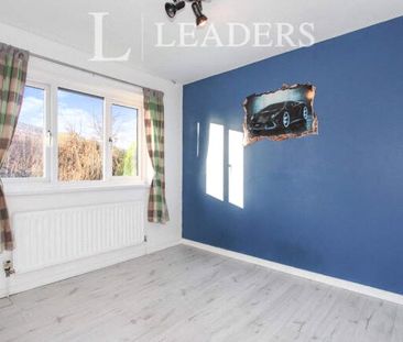 3 bedroom house to rent Red Lion Square, Chesterton, ST5 - Photo 1