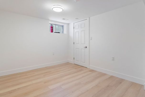 For Lease - 206 Queen Street Unit# Lower, Mississauga, Ontario - Photo 1