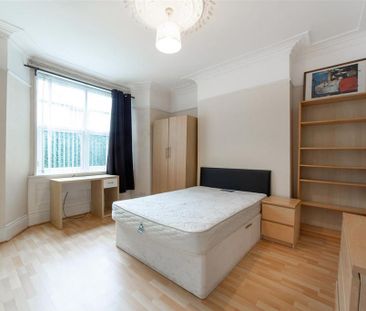 4 bedroom terraced house to rent - Photo 4