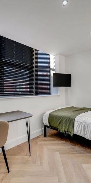 6 bedroom house to rent - Photo 1