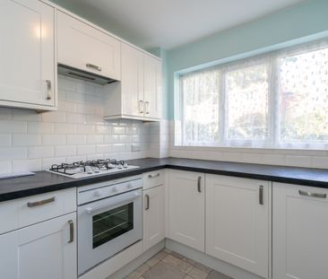 2 bedroom apartment to rent The Hornet, Chichester, PO19 - Photo 5