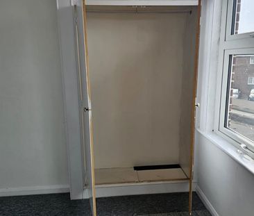 1 Bed Flat, Ley Street, IG1 - Photo 6