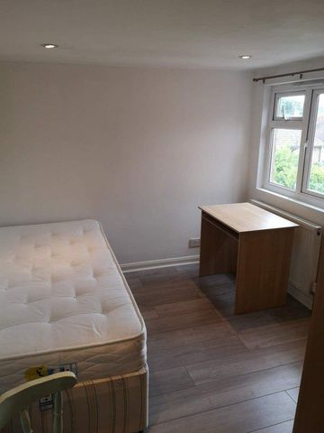 8 bedroom house share to rent - Photo 2