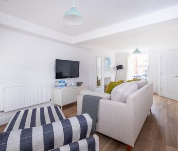 3 bedroom terraced house to rent - Photo 1