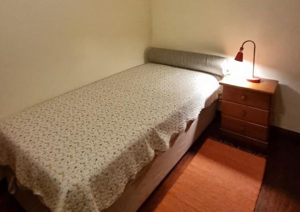 Quarto a rapariga Lisboa no centro de Alvalade