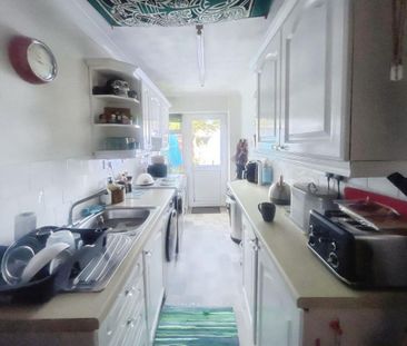 2 bedroom semi-detached house to rent - Photo 6