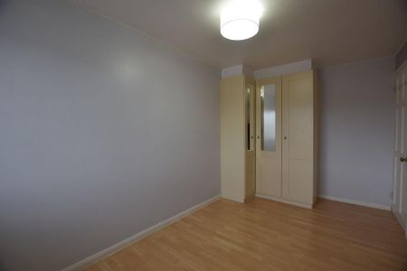 3 bedroom detached house to rent - Photo 4