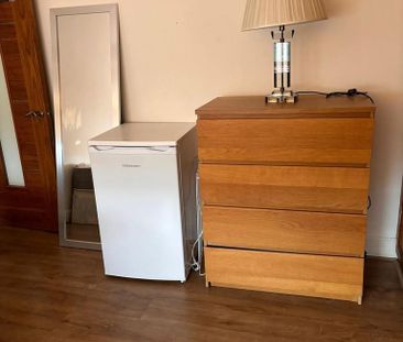 House share to rent - Photo 2