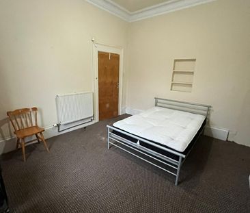 Room in a Shared House, Cliff Road, LS6 - Photo 3