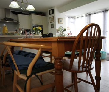 4 bedroom detached house to rent - Photo 3