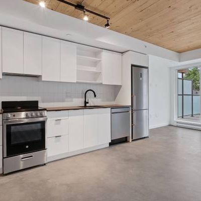 Main & 41st | Brand New 1 Bedroom Apartments - Photo 4