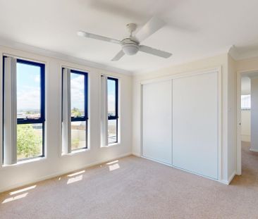 2/13A Wilton Drive, East Maitland NSW 2323 - Photo 4