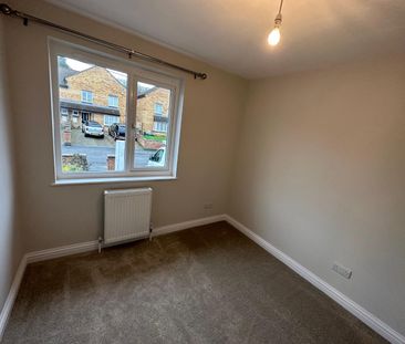 Culverwell Road, Bristol - Photo 4