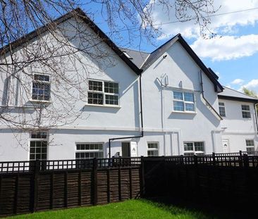 2 bedroom ground floor flat to rent - Photo 3