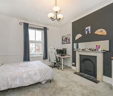 House - Detached For Rent Shaftesbury Road, Southsea - Photo 1