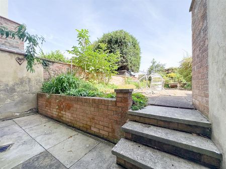 St. Lukes, Cheltenham GL53 7JJ - Photo 5