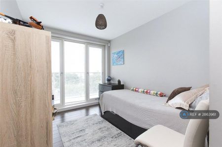 3 bedroom penthouse to rent - Photo 2
