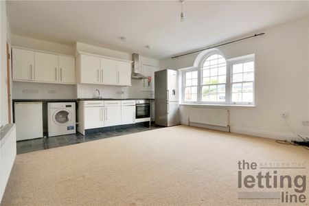Baker Street, Enfield, Middlesex, EN1 3LF - Photo 3