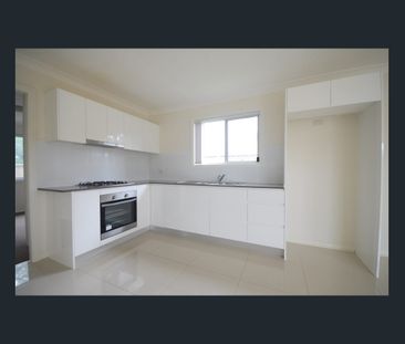 GORGEOUS 2 Bedroom House - Photo 5