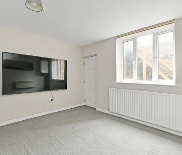 4 bedroom terraced house to rent - Photo 6