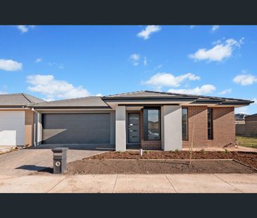 9 Cobble St, Melton South, Vic 3338 - Photo 2