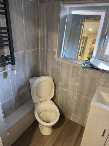 5 Bed Terraced House, Stirling Road, E13 - Photo 4