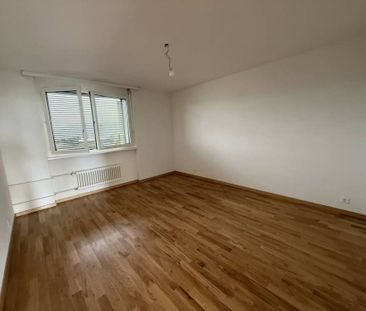Appartement rafraîchi de 3 pièces au 9? étage, avec balcon et vue d... - Photo 2